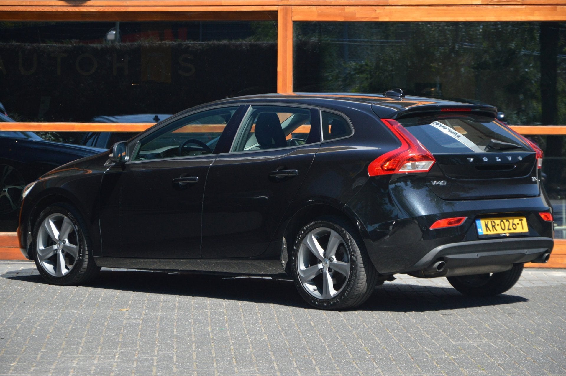 Volvo V40 T3 Momentum | Standkachel | Stoelverwarming | Volv, Stof, Gebruikt, 4 cilinders, Zwart