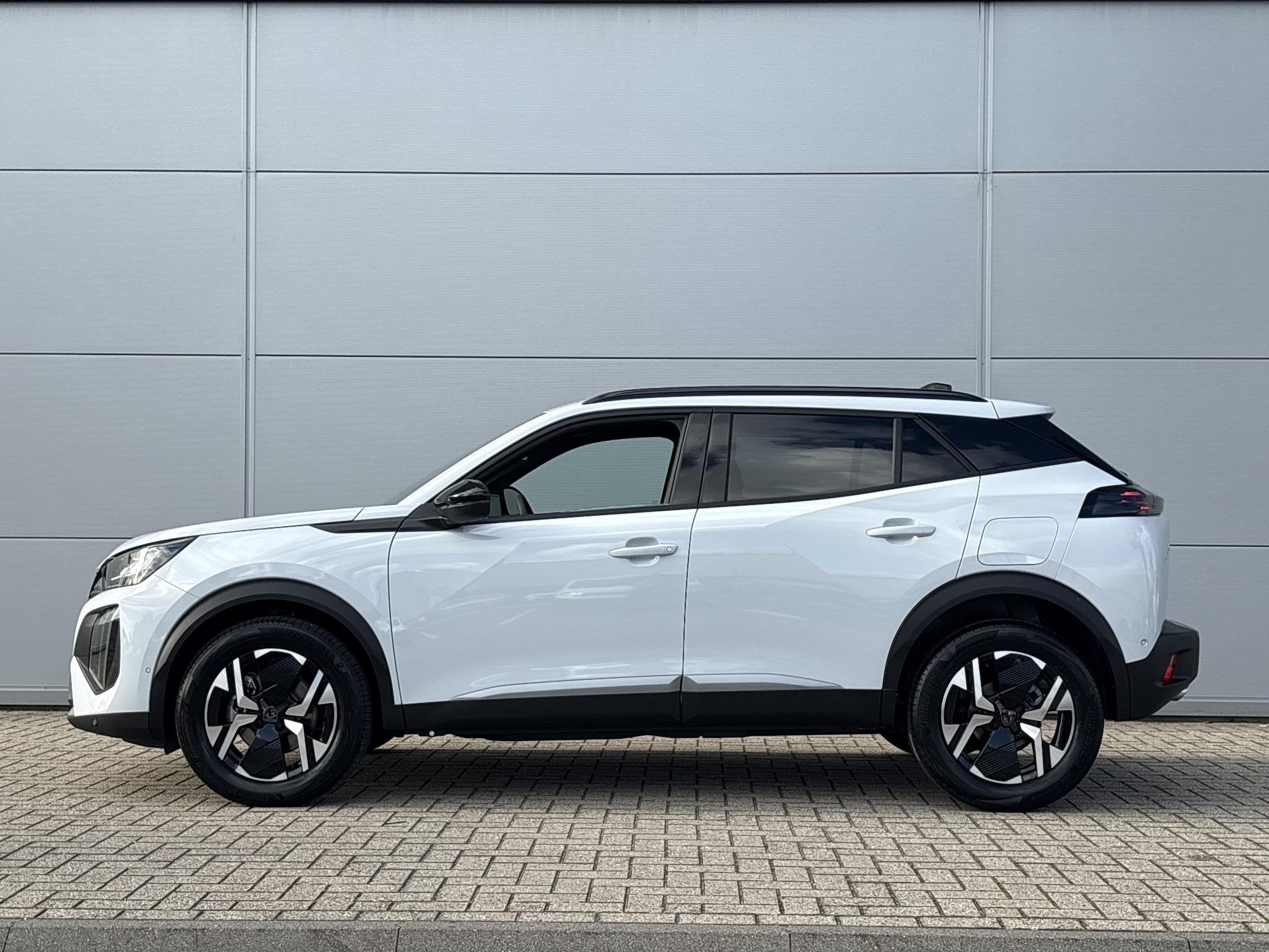 Peugeot 2008 1.2 Hybrid 145 Allure | 21% Korting | Adaptieve, Auto's, 1272 kg, Euro 6, 1199 cc, Leder en Stof