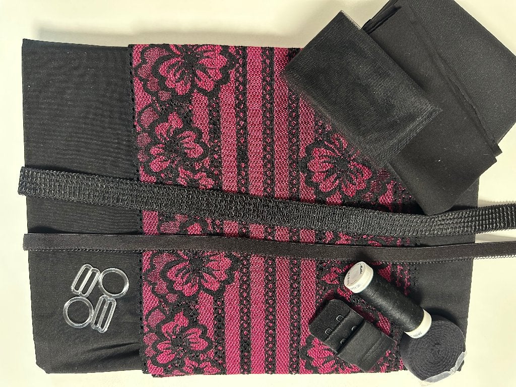 NR.57  RASPBERRY NOIR LINGERIE COMPL. PAKKET REKBAAR KANT, Ophalen of Verzenden, Nieuw, Kant