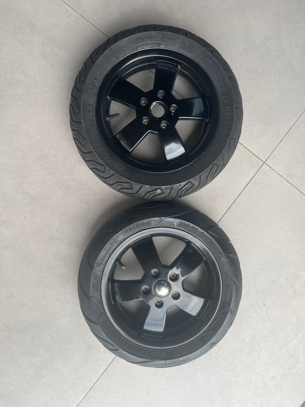 Vespa gts 300 wielen set. Banden zijn in goede staat., Fietsen en Brommers, Ophalen, Gebruikt, Overige typen, Overige merken