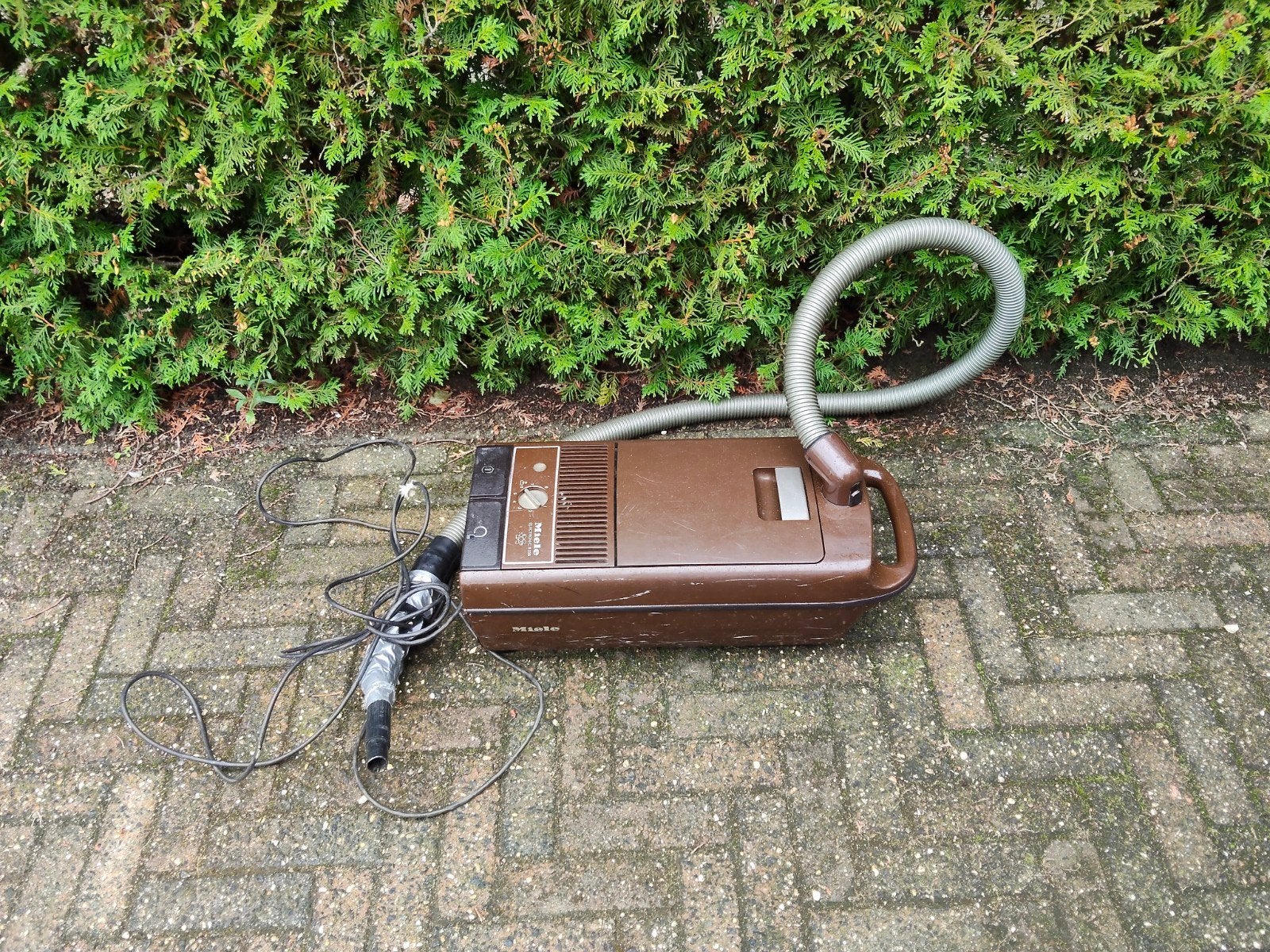 Retro stofzuiger Miele, Gebruikt, Miele, Sledestofzuiger, Minder dan 1200 watt