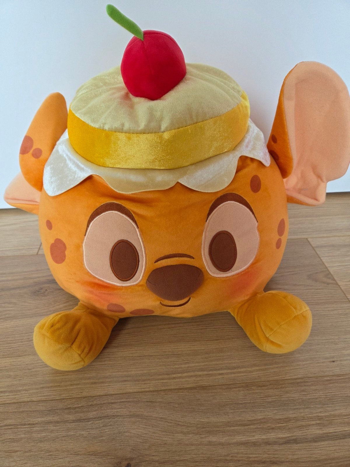 Knuffel Munchlings, Stitch Pineapple Cake, Disneyland parijs, Ophalen of Verzenden, Overige figuren, Zo goed als nieuw, Knuffel