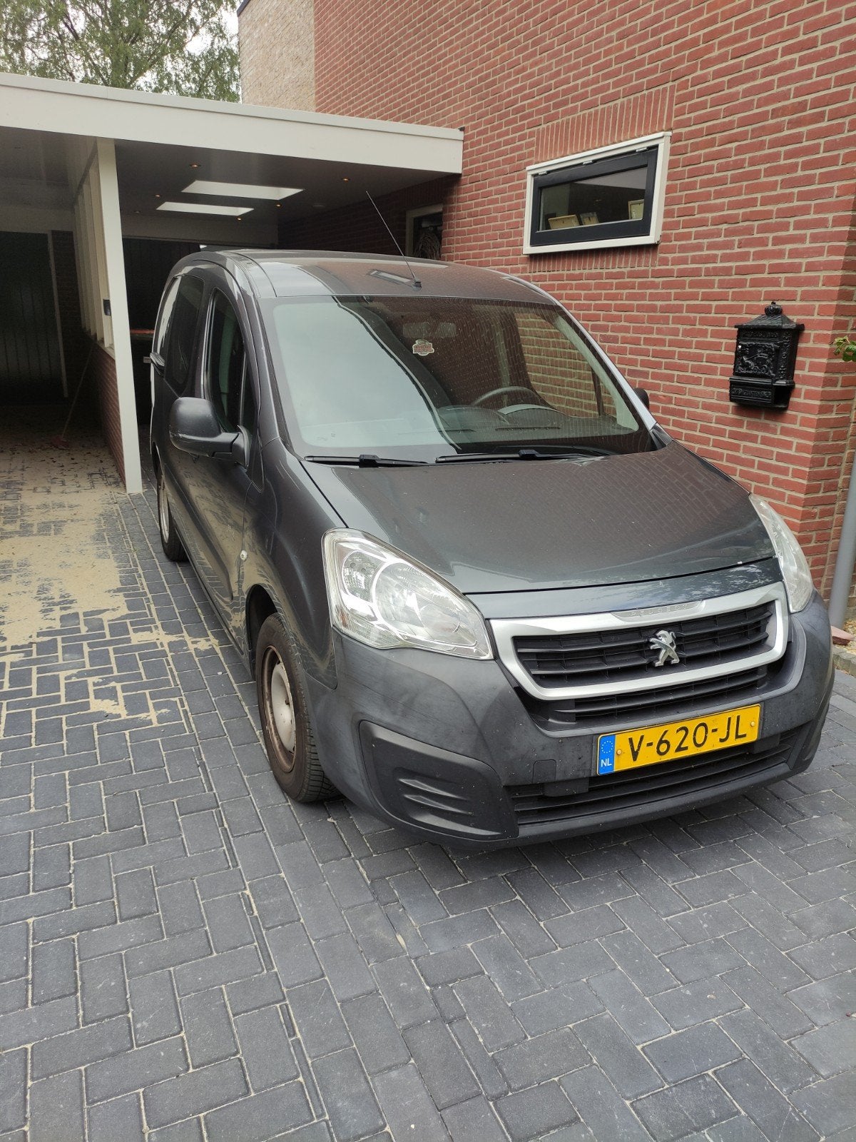 Peugeot Partner New GB 120 L1 1.6 Bluehdi 100pk S&S 2-zits, Voorwielaandrijving, 680 kg, 4 cilinders, Origineel Nederlands
