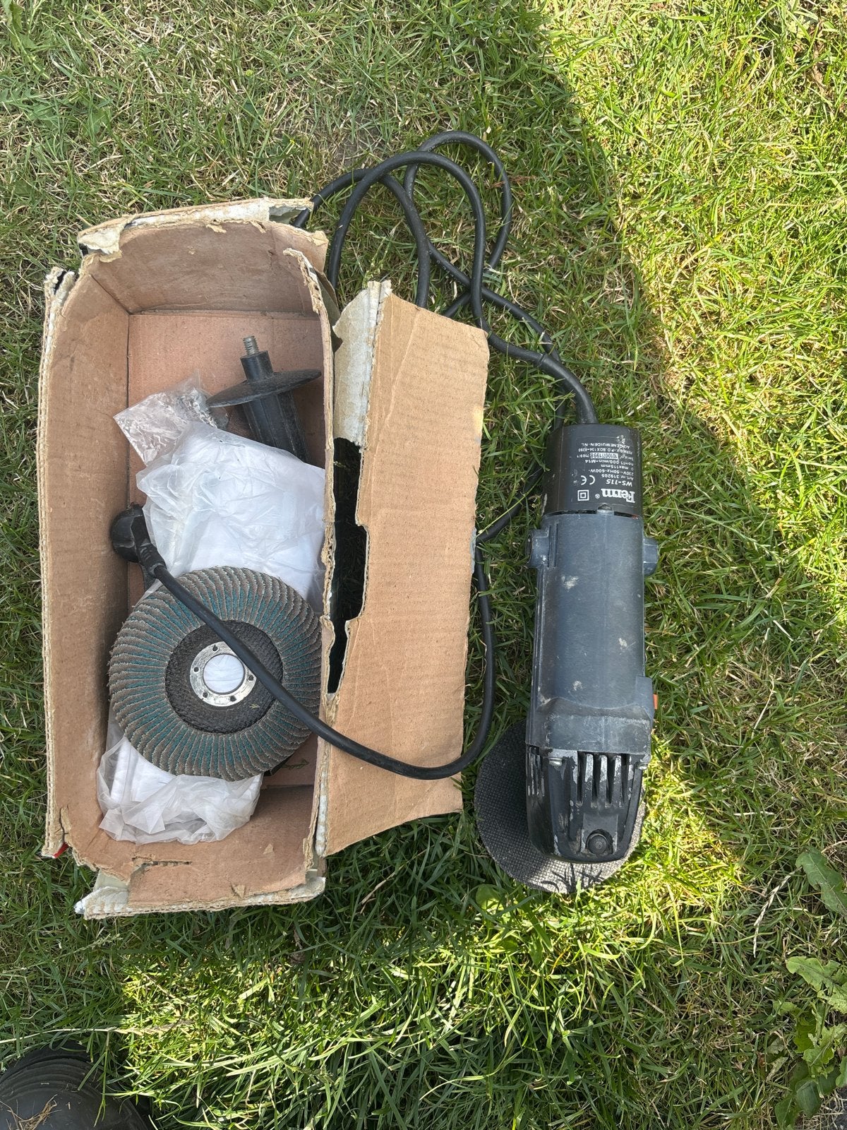 Ferm haakse slijpmachine met slijpschijf, Ophalen, Gebruikt, Minder dan 700 watt, Haakse handslijpmachine