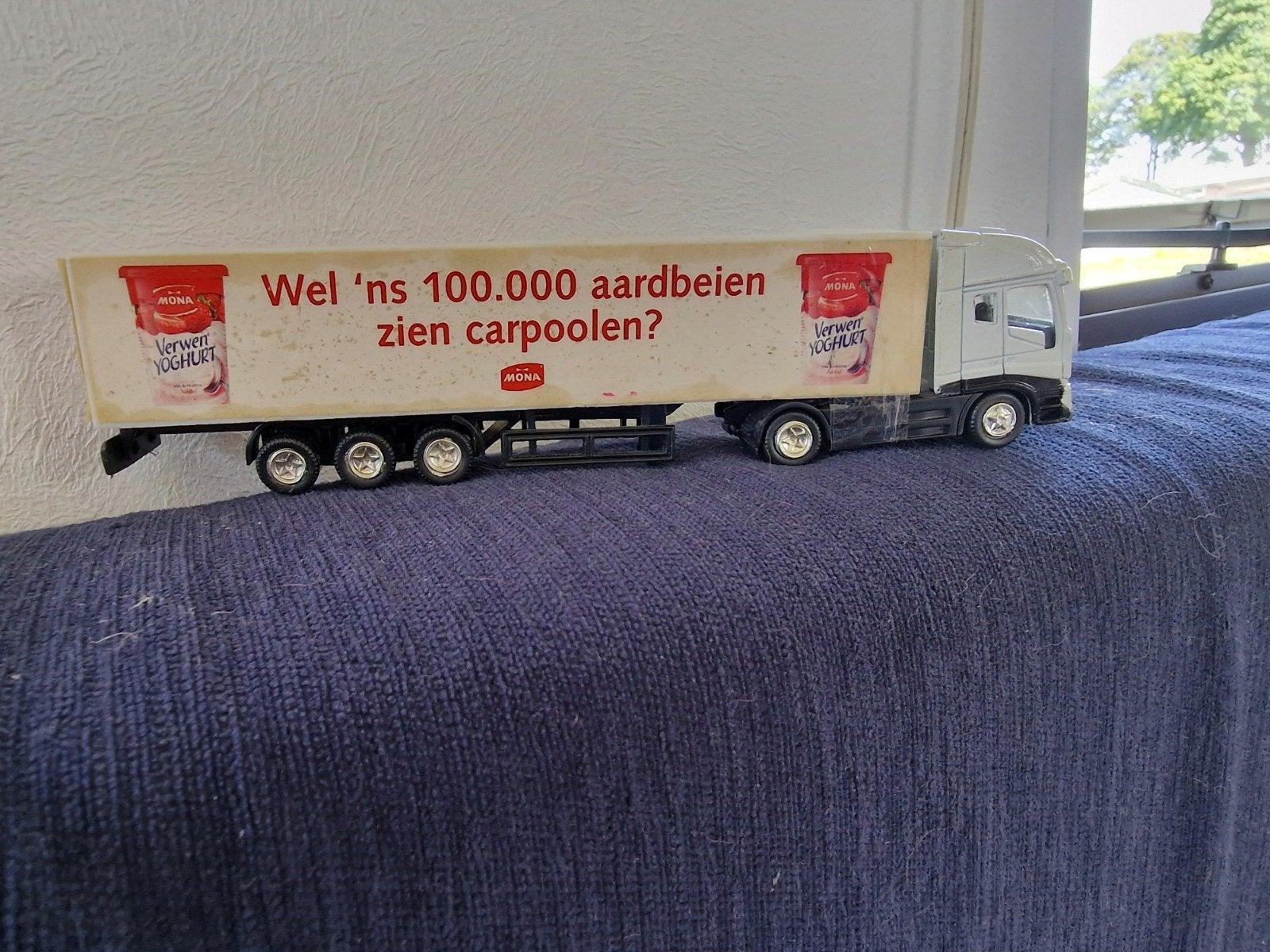 Mona Verwen Yoghurt Vrachtwagen Model, Overige merken, Gebruikt, 1:50 of kleiner, Ophalen of Verzenden
