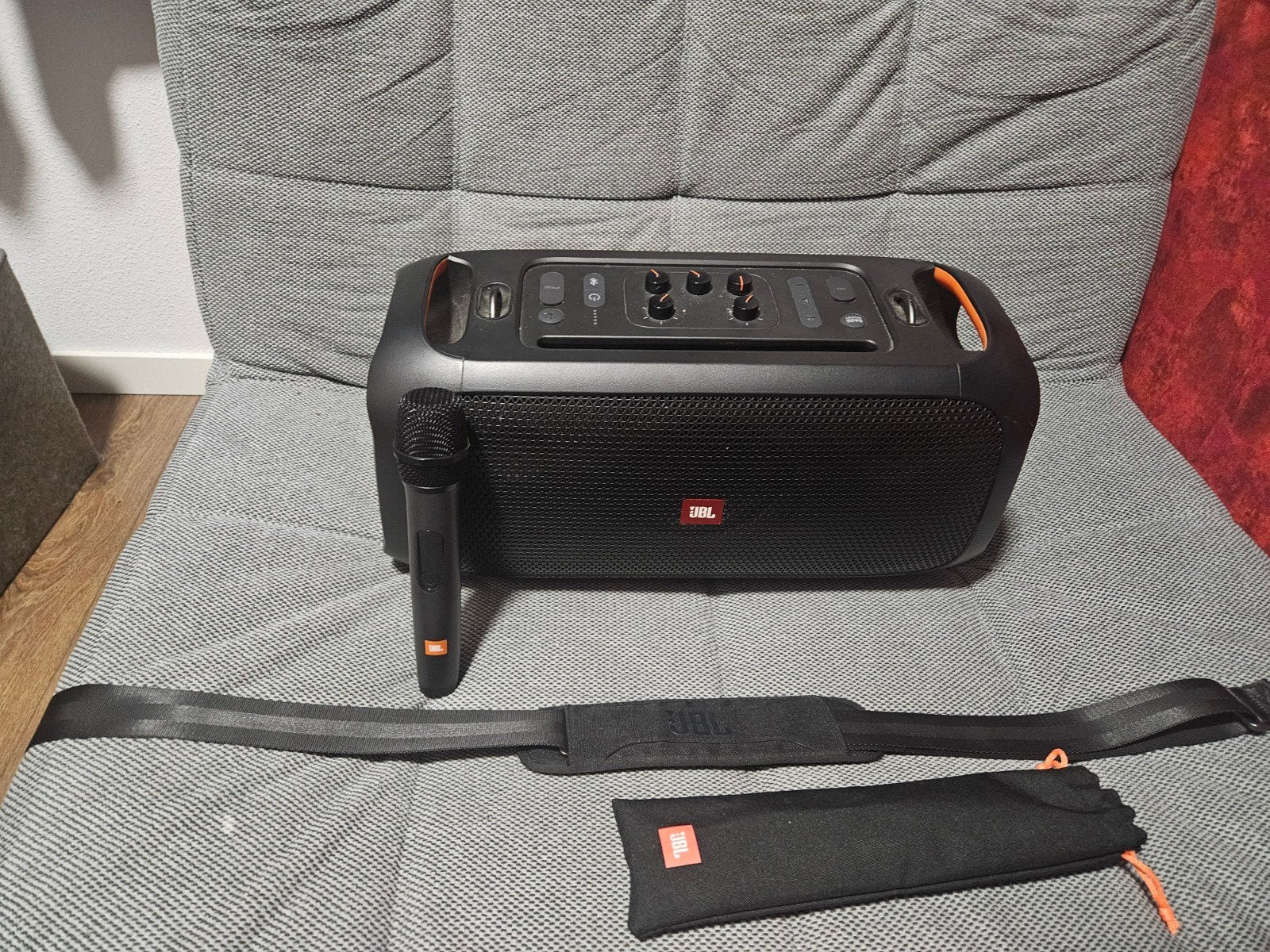 JBL PartyBox On-The-Go + Draadloze Microfoon VANDAAG Ophalen, Party speaker, Ophalen of Verzenden, Zo goed als nieuw, Inclusief kabels