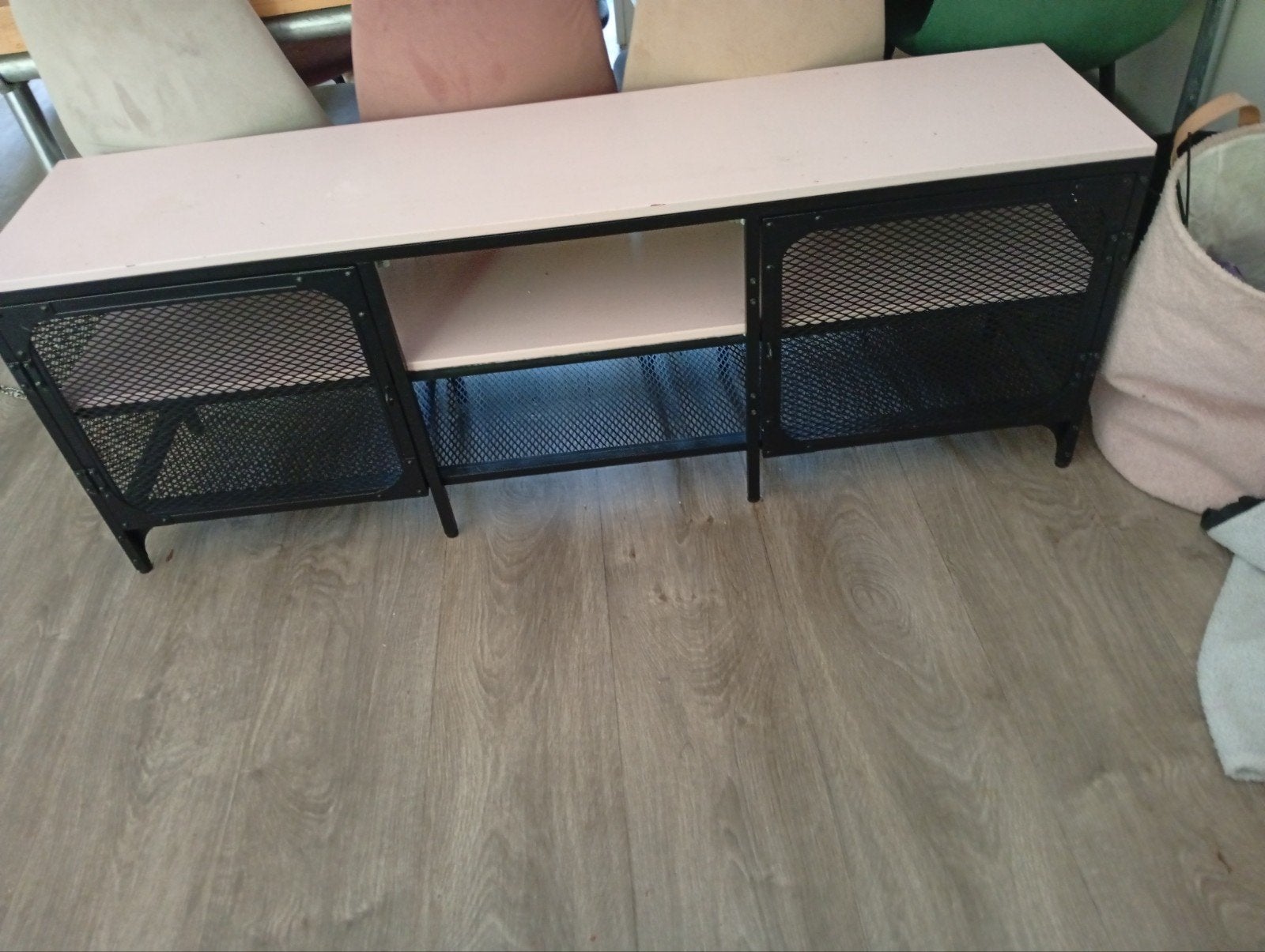 IKEA TV-meubel, kan een verfje gebruiken ZSM OPHALEN, Gebruikt, 100 tot 150 cm, Minder dan 100 cm, 25 tot 50 cm