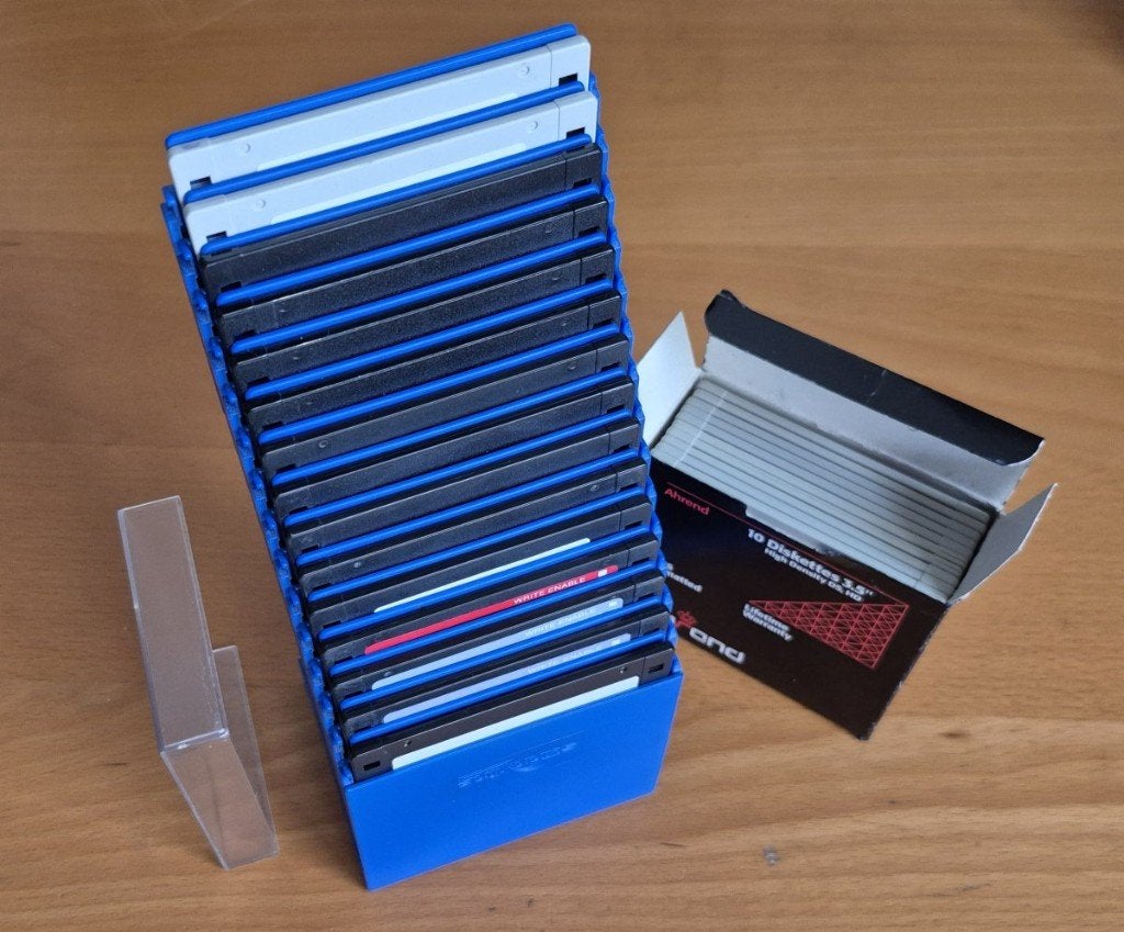 25x 3,5 inch floppies diverse merken, Ophalen of Verzenden, Vintage computer