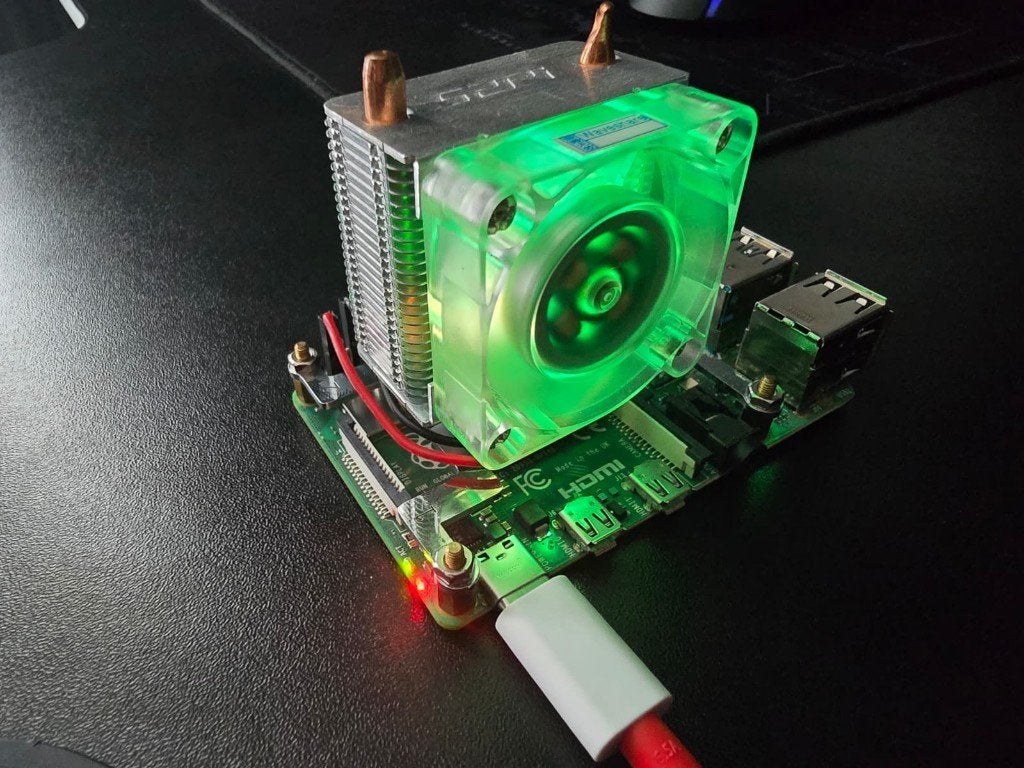 Raspberry Pi 4 Model B 2GB, Ophalen of Verzenden, Zo goed als nieuw