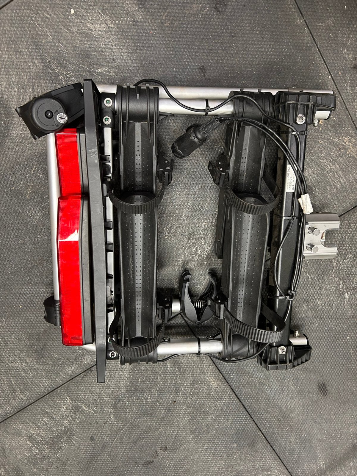 UEBLER F24 VW fietsendrager light!, Ophalen, Zo goed als nieuw, 2 fietsen, Trekhaakdrager