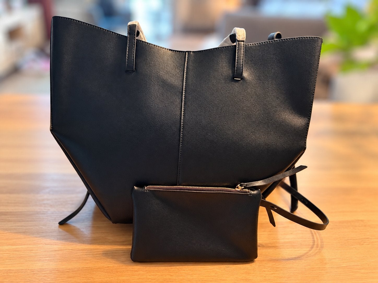 Grote zwarte schoudertas met bijpassende pouch, Verzenden, Nieuw, Zwart, Handtas