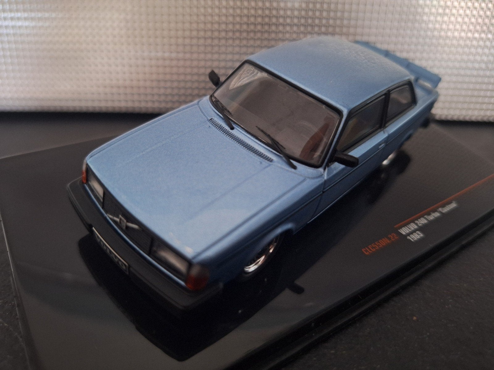 Volvo 240 Turbo Custom 1983 Schaal 1:43, Hobby en Vrije tijd, Overige merken, IXO, IXO, Nieuw