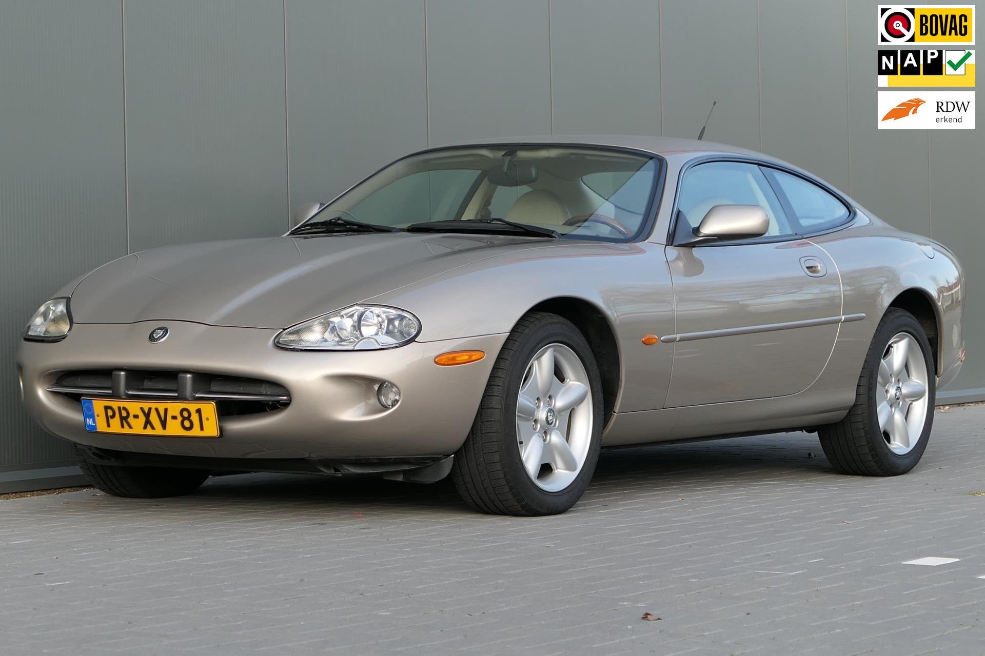 Jaguar XK8 4.0 V8 Coupé NAP 66.000km Uniek Youngtimer Stoel, Auto's, Jaguar, Achterwielaandrijving, Gebruikt, 4 stoelen, Beige