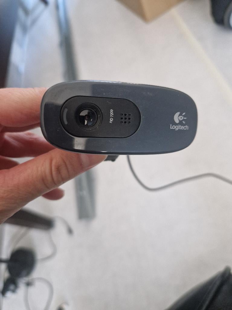 Logitech c270 webcam, Computers en Software, Webcams, Ophalen, Logitech, Zo goed als nieuw, Monitorclip