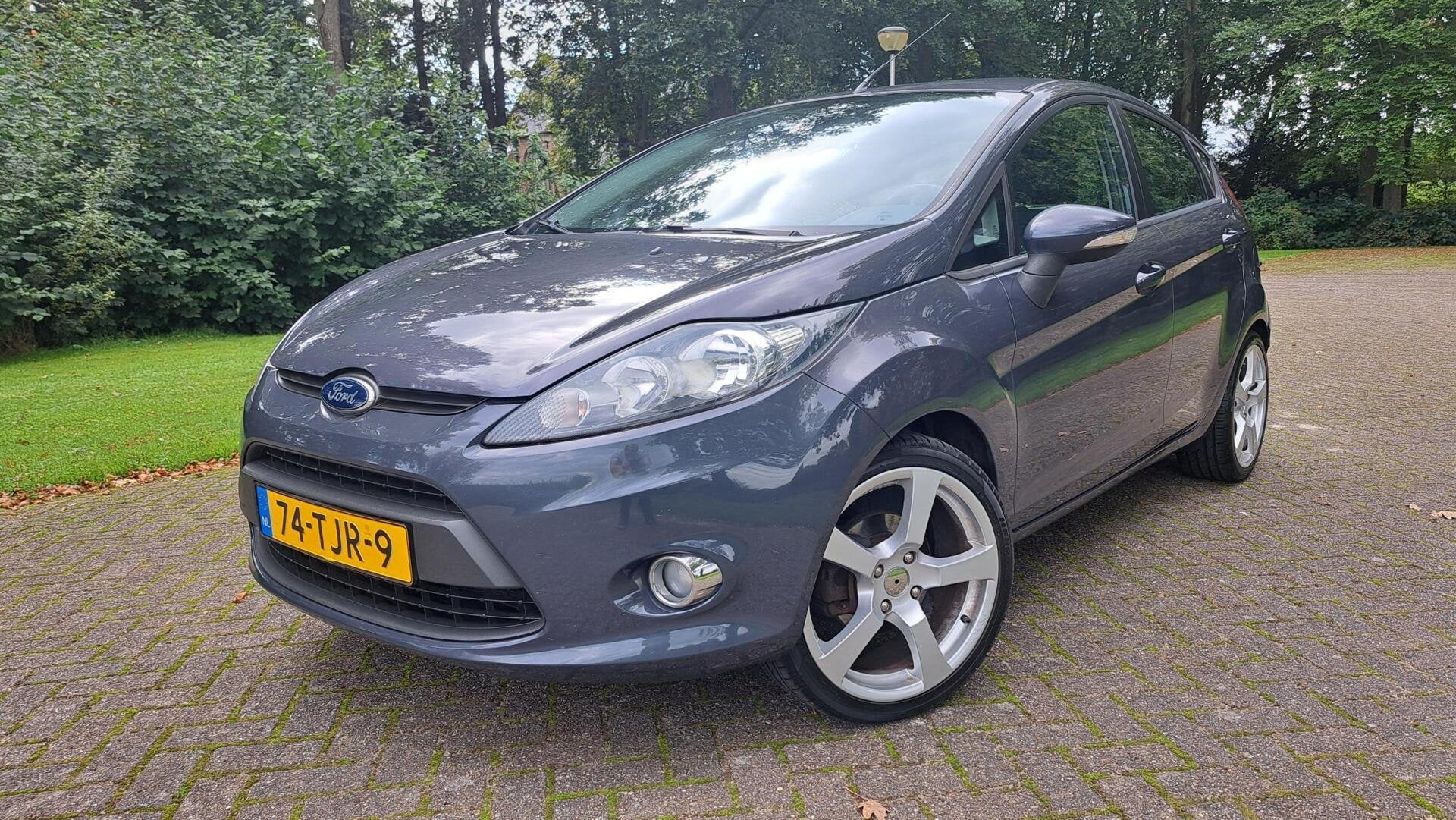 Ford Fiesta 1.6 Trend 5drs 17"LMV CRUISE AIRCO LAGE KMSTAND, Auto's, Voorwielaandrijving, Stof, Gebruikt, Zwart