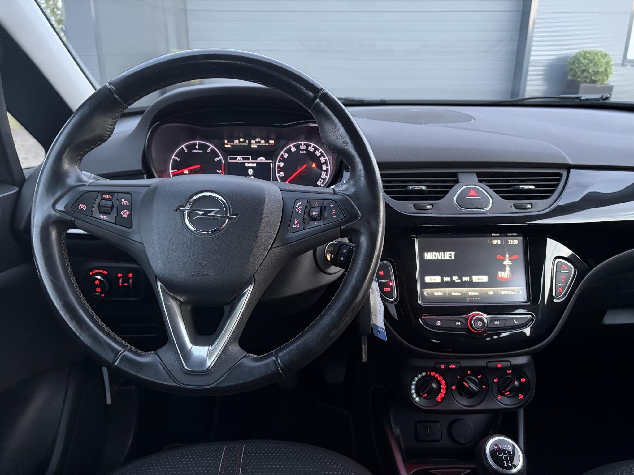 Opel Corsa 1.4 Online Edition 2e Eigenaar l Navi l Carplay l, Voorwielaandrijving, Gebruikt, 4 cilinders, 49 €/maand