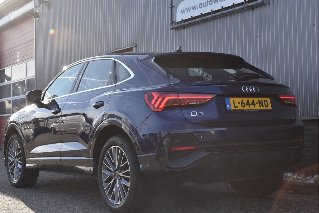 Audi Q3 Sportback 45 TFSI e Business Edition Virtual cockpit, Auto's, Gebruikt, Euro 6, Blauw, 116 pk