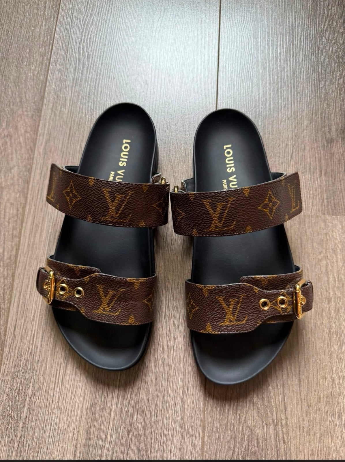 Louis vuitton slippers, Ophalen of Verzenden, Zo goed als nieuw, Jongetje of Meisje, Schoentjes
