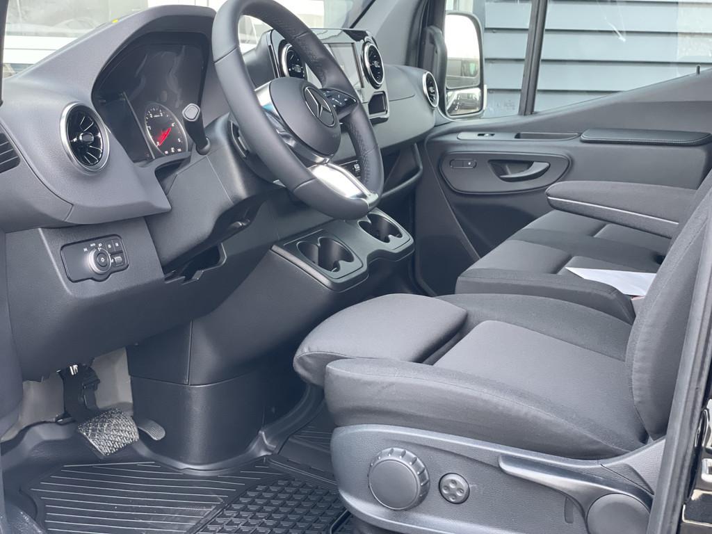 Mercedes-Benz Sprinter 319 CDI AUTOM.L2H2 RWD 190 PK 3.5 T C, Auto's, Bestelauto's, Automaat, Gebruikt, Zwart, Met garantie (alle)