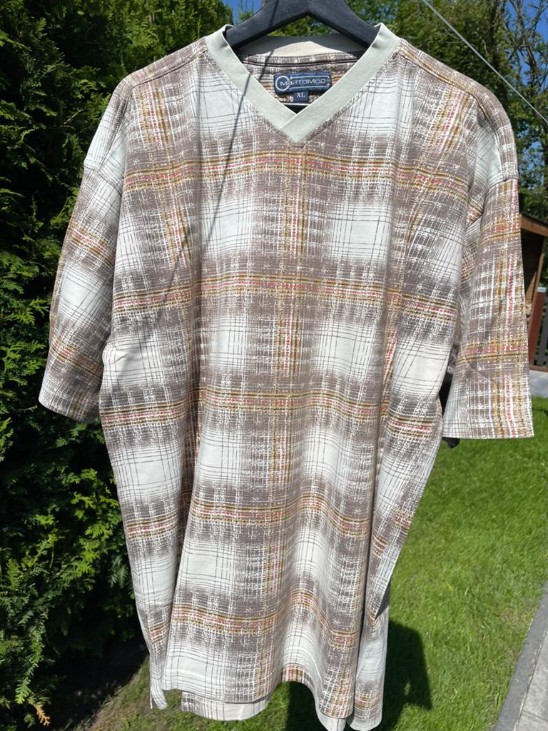 Beige, Bruin geblokt T’shirt . V hals. Maat: XL., Ophalen of Verzenden, Gedragen, Beige