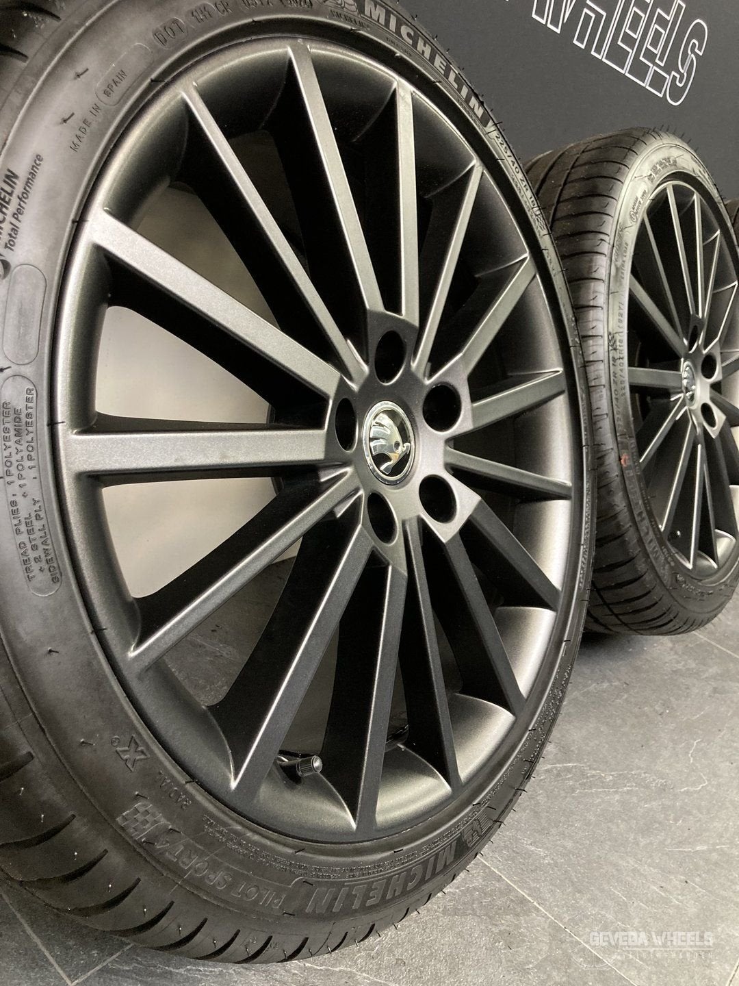 18” originele Skoda Octavia MK3 5E velgen + banden 5x112 5E0, 18 inch, Gebruikt, -, -