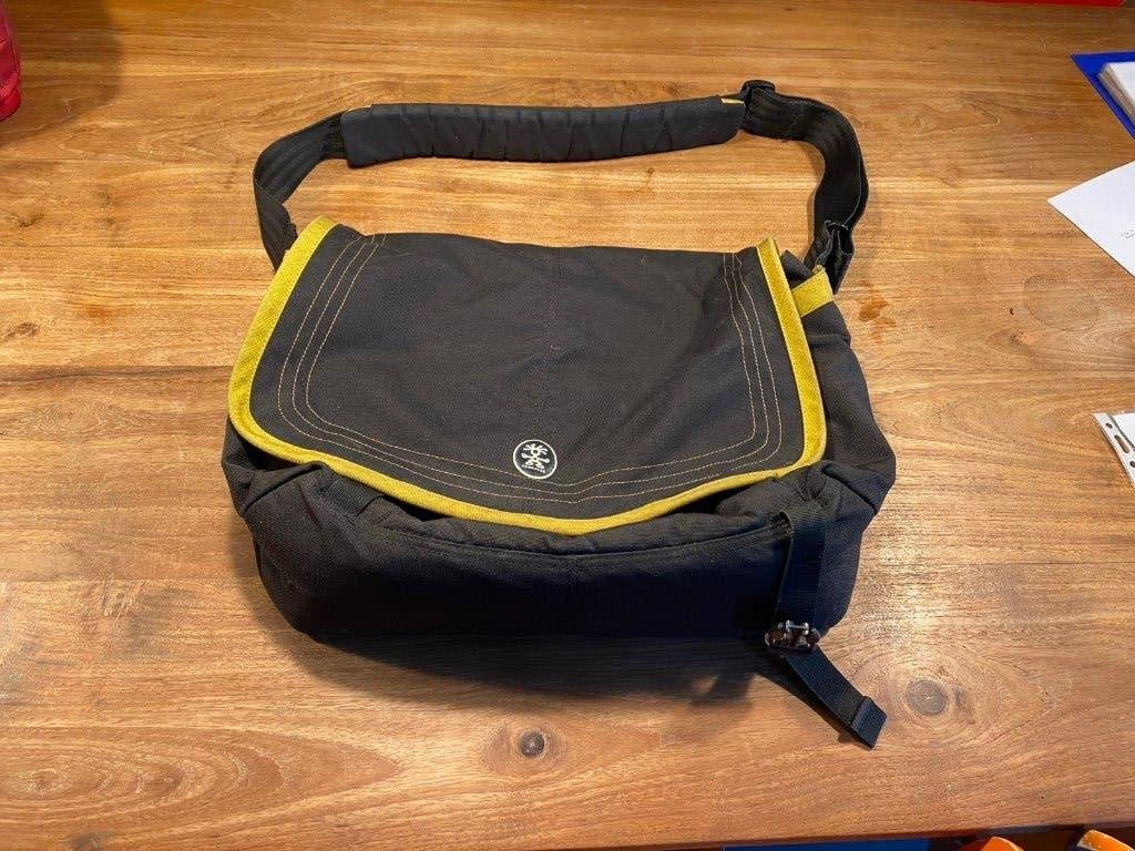 Crumpler Super Boomer L laptoptas lichtgroen/zwart, 15 inch, Meerdere vakken, Ophalen of Verzenden, Gebruikt