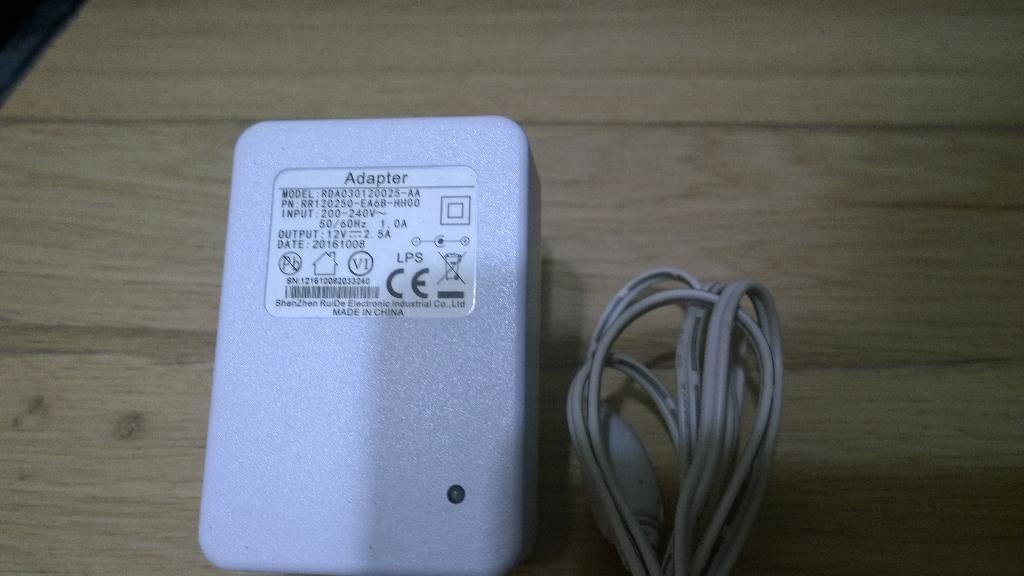 Adapter 220V naar 12V 2.5A ShenZhen, Ophalen, Gebruikt