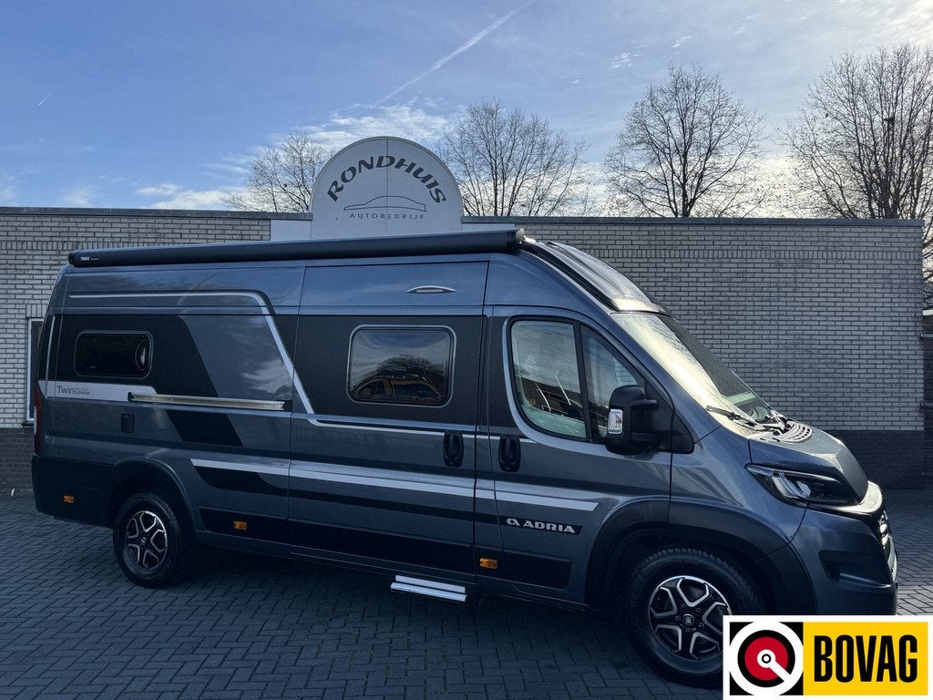 Adria Twin Supreme 640 SGX 180 pk AUTOMAAT 9-Traps Euro6 Fia, Automaat, Buscamper of Camperbus, Ringverwarming, Verwarmde buitenspiegels