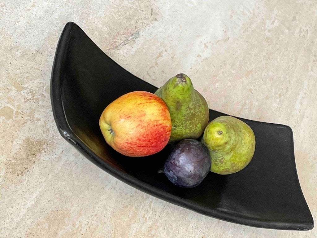 Indonesische rechthoekige zwart teakhouten fruitschaal, Schaal, Handbeschilderd, Ophalen of Verzenden, Zo goed als nieuw