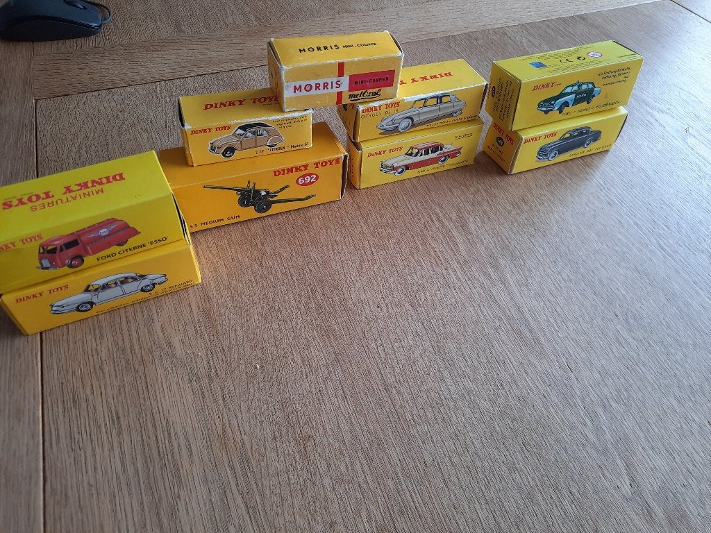 Dinky Toys. De laatste 9 in doosjes. Op = Op, Hobby en Vrije tijd, Ophalen of Verzenden, Gebruikt, Auto, Dinky Toys