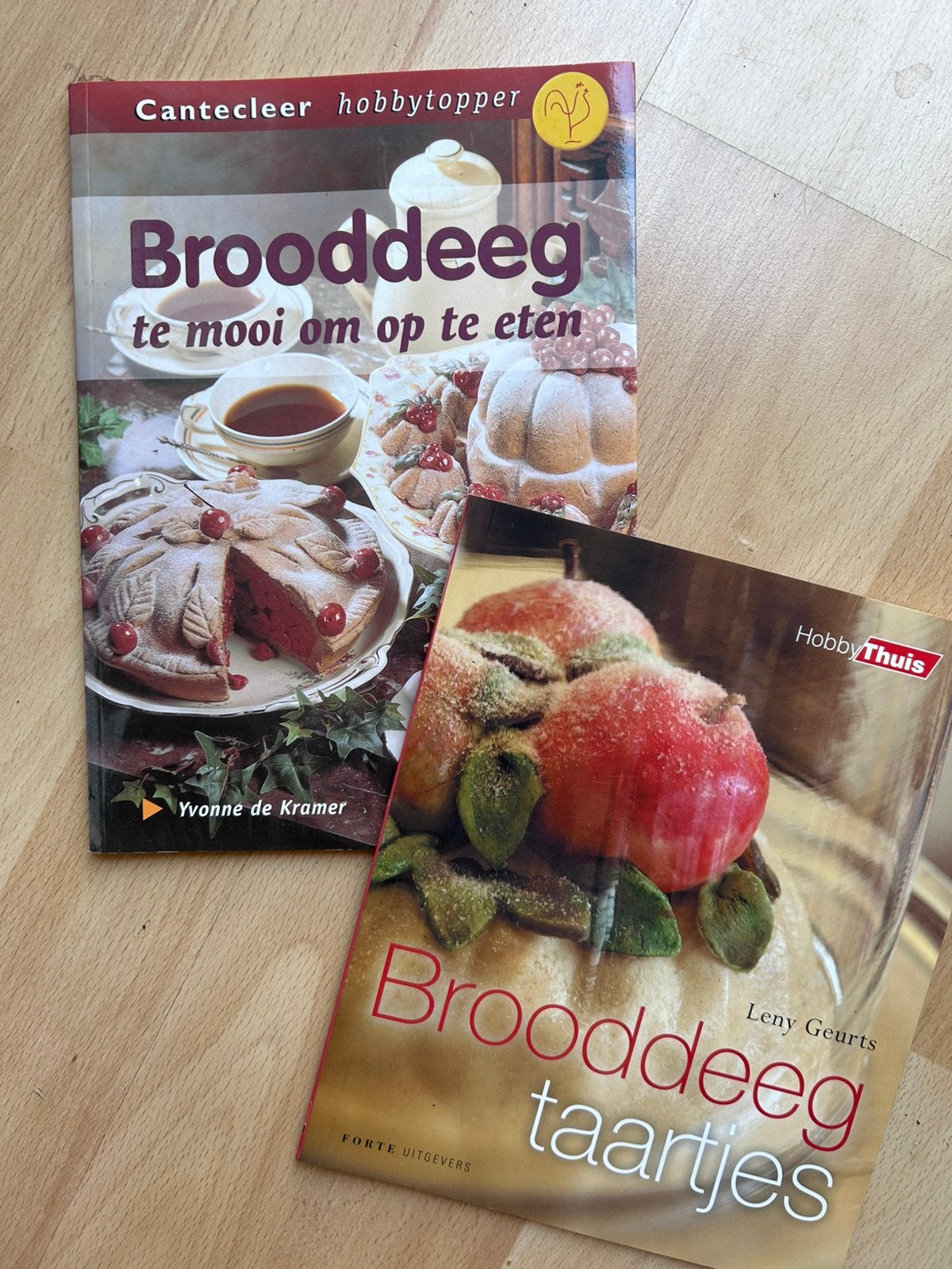 Brooddeeg, te mooi om op te eten knutselen 2 boekjes, Ophalen of Verzenden, Zo goed als nieuw, Y. de Kramer