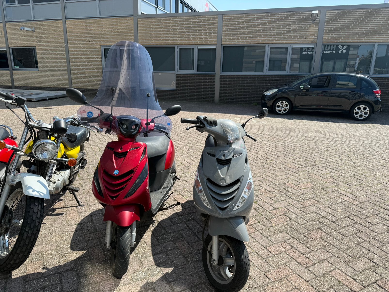 2x piaggio zip 25km sp €995 per stuk, Huijgen, Ophalen of Verzenden, Zo goed als nieuw, Benzine