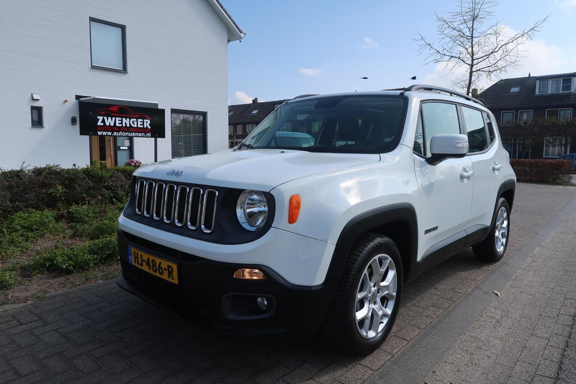 Jeep Renegade 1.4 MultiAir Longitude AUT|PANORAMADAK|NAVIGAT, Auto's, Jeep, Stof, Gebruikt, 4 cilinders, Wit