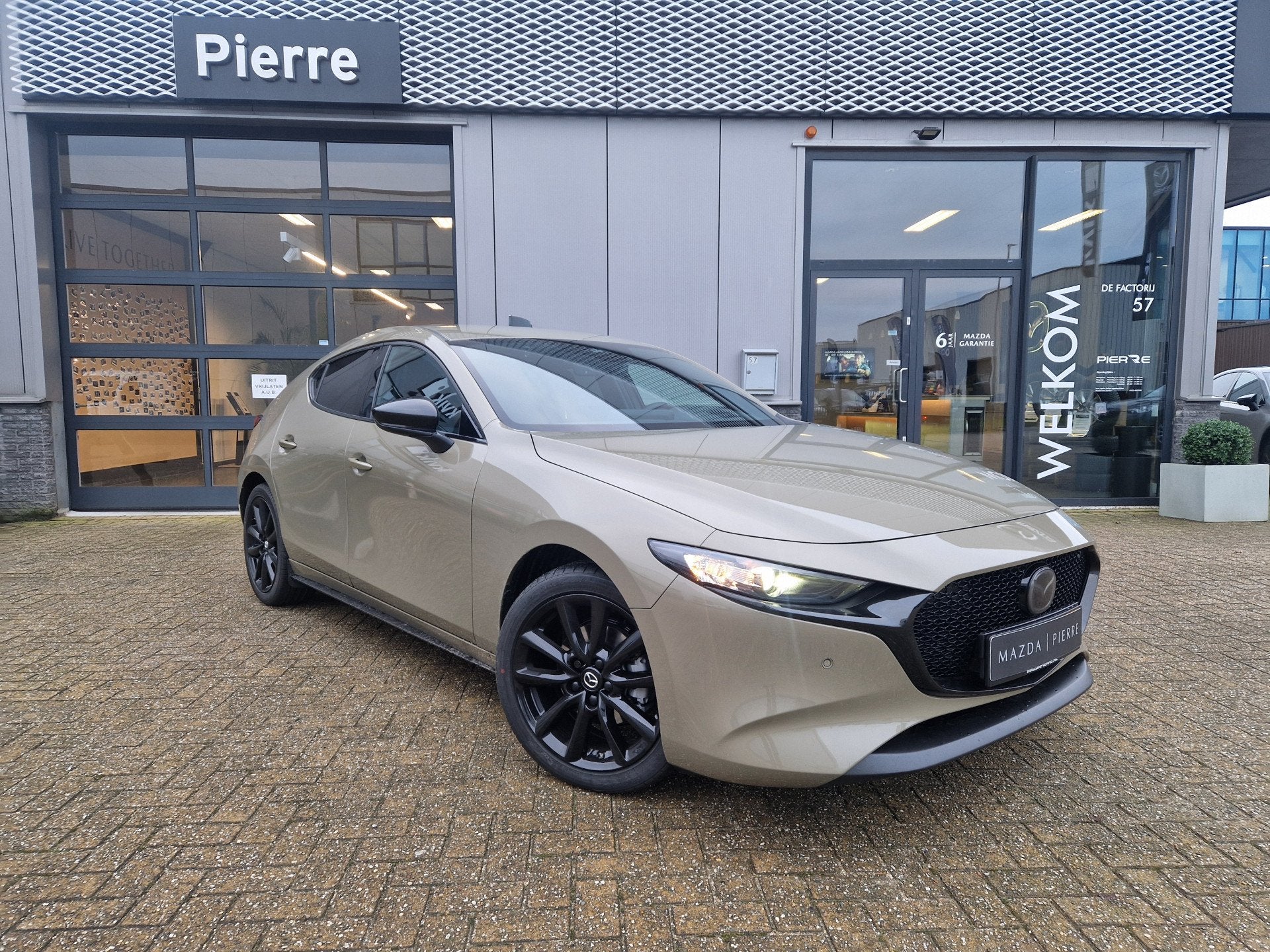 Mazda 3 2.5 e-SkyActiv-G 140 M Hybrid Nagisa | AUTOMAAT | DE, Dealer onderhouden, Gebruikt, 4 cilinders, Automatische klimaatregeling
