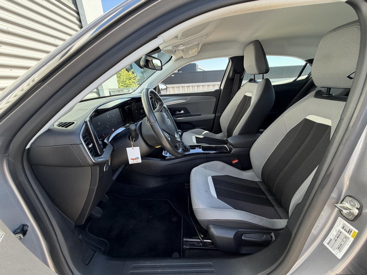 Foto 9 van Opel Mokka 1.2 Level 3 100 PK | Handgeschakeld | Achteruitri