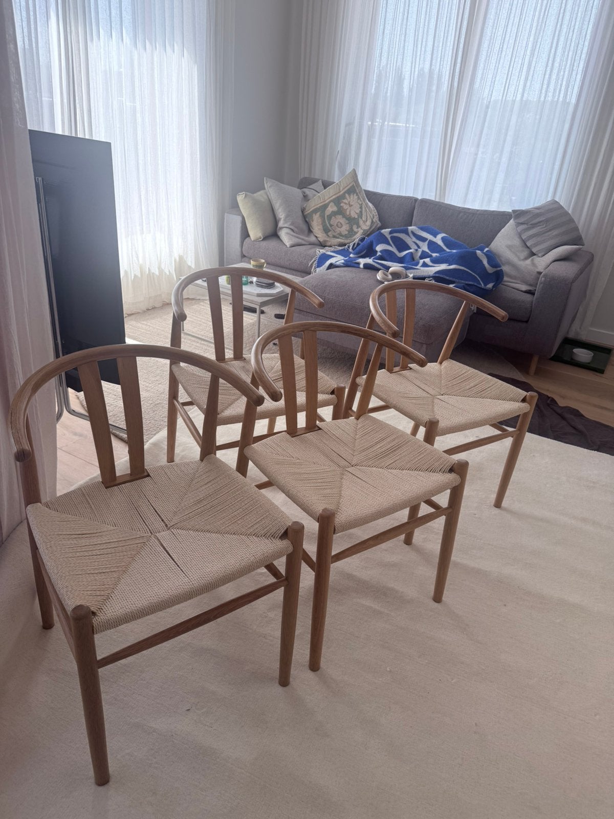 Replica massief houten wishbone stoelen 4 stuks, Ophalen, Gebruikt, Hout, Drie