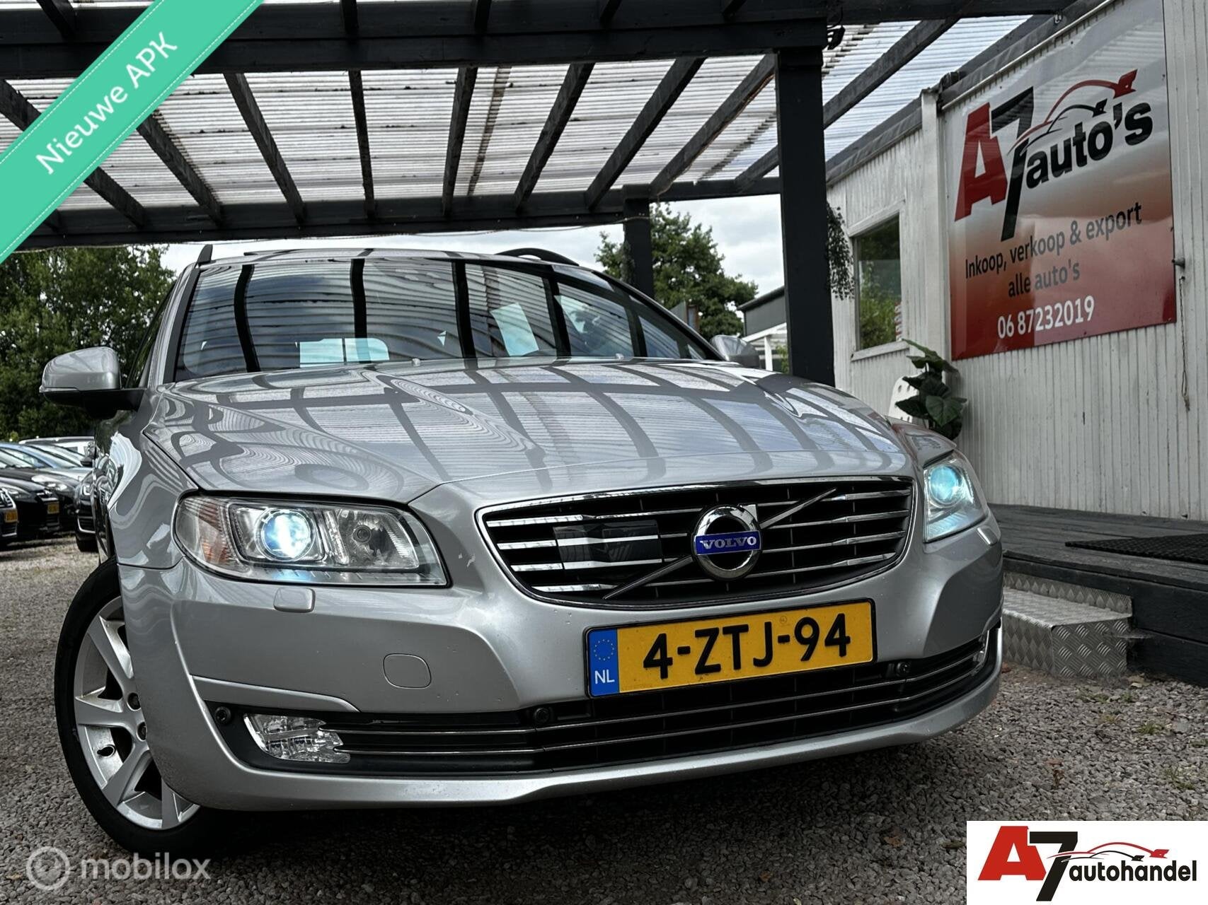 Volvo V70 2.0 D4 Summum Nieuwe APK//Leder//Airco //Pano, Auto's, Euro 6, 4 cilinders, 22 km/l, 5 stoelen