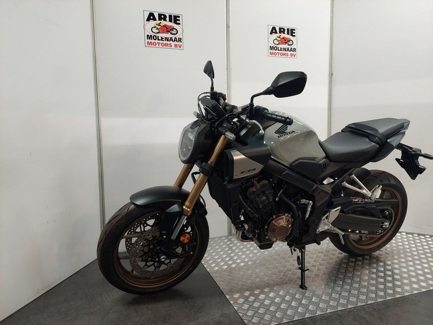 Honda CB 650 R E-Clutch (bj 2024), 649 cc, Bedrijf, Onbekend, Meer dan 35 kW