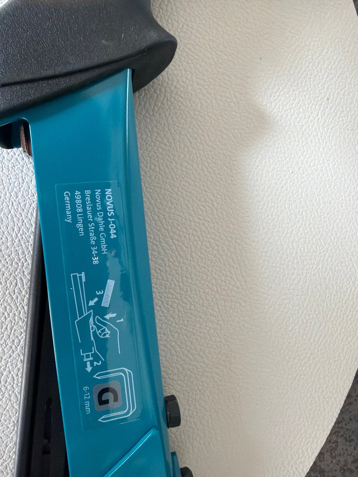 Novus J-044 Handtacker met 5000 nietjes (10mm), Ophalen of Verzenden, Zo goed als nieuw, Tacker/nietmachine, Overige merken