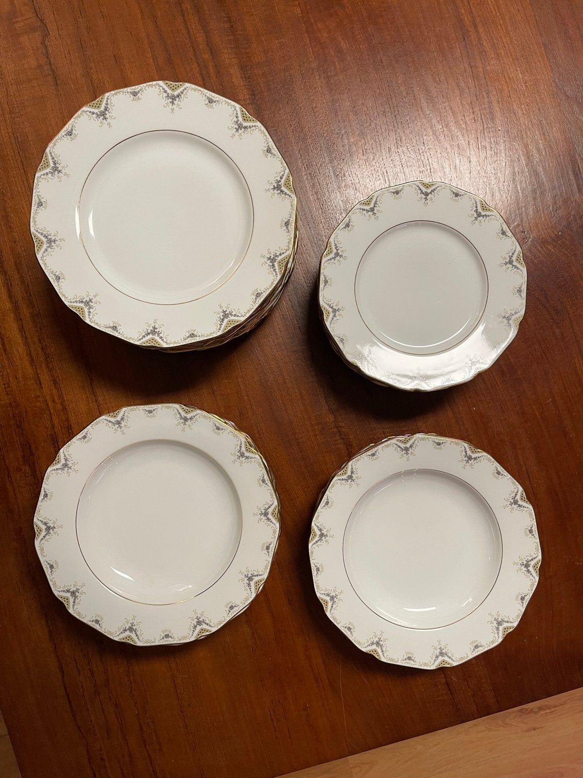 hutschenreuther servies met gouden randje, Ophalen, Overige merken, Klassiek, Zo goed als nieuw