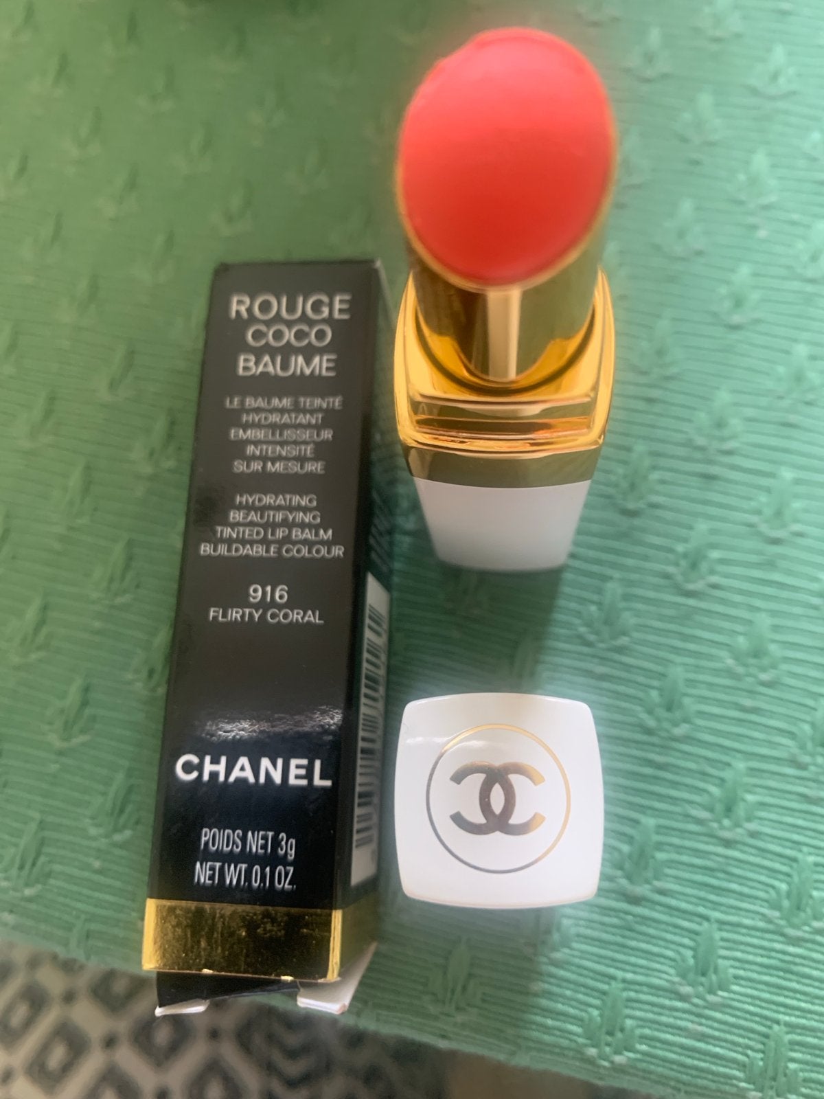 Chanel Rouge Coco Baume 916 Flirty Coral - Nieuw in verpakki, Lippen, Nieuw, Oranje, Ophalen of Verzenden