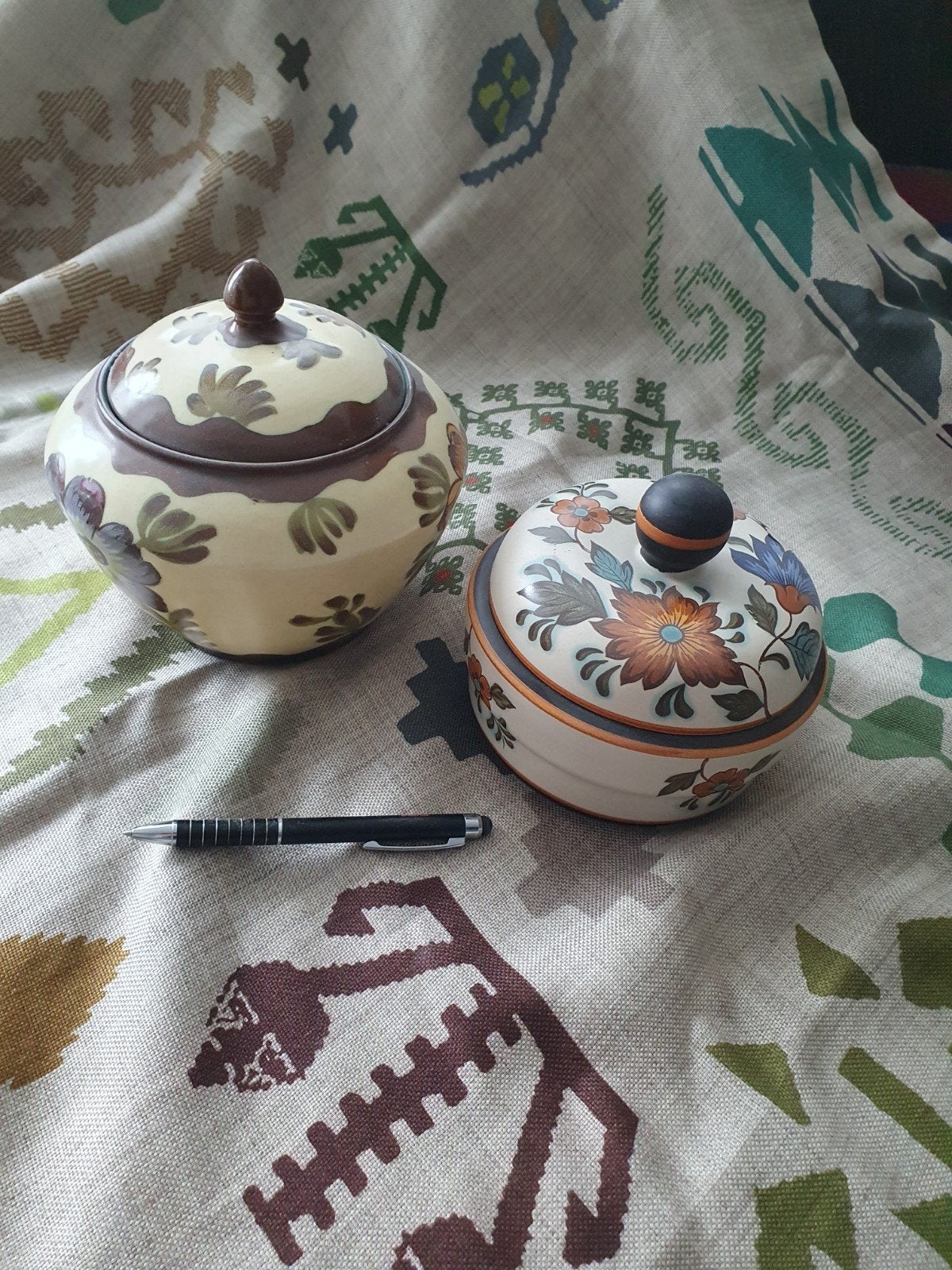 Set van 2 Flora Gouda plateel potten met deksel, Antiek en Kunst, Antiek | Keramiek en Aardewerk, Ophalen of Verzenden