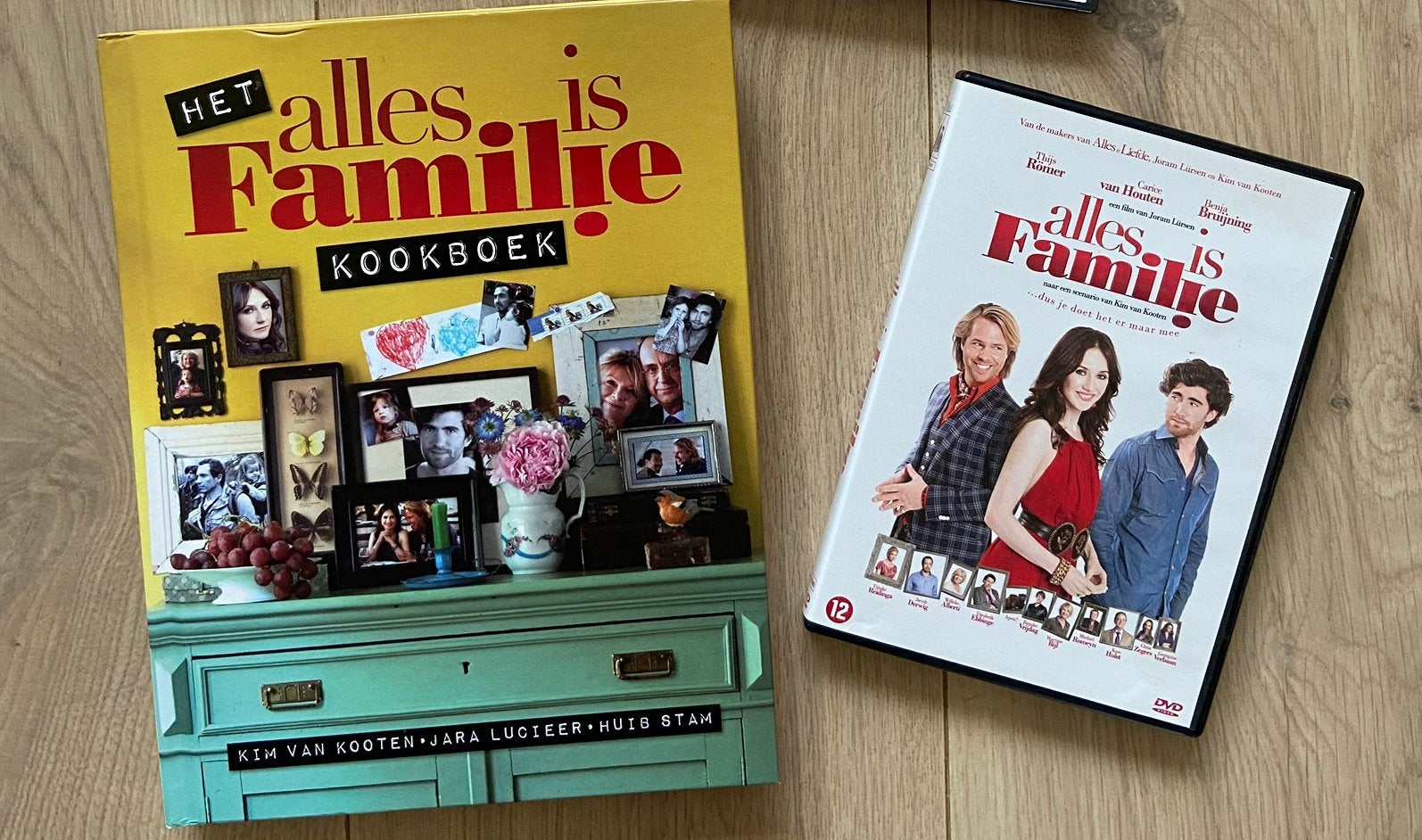 Alles is familie dvd + kookboek, Boeken, Ophalen of Verzenden, Zo goed als nieuw, Nederland en België