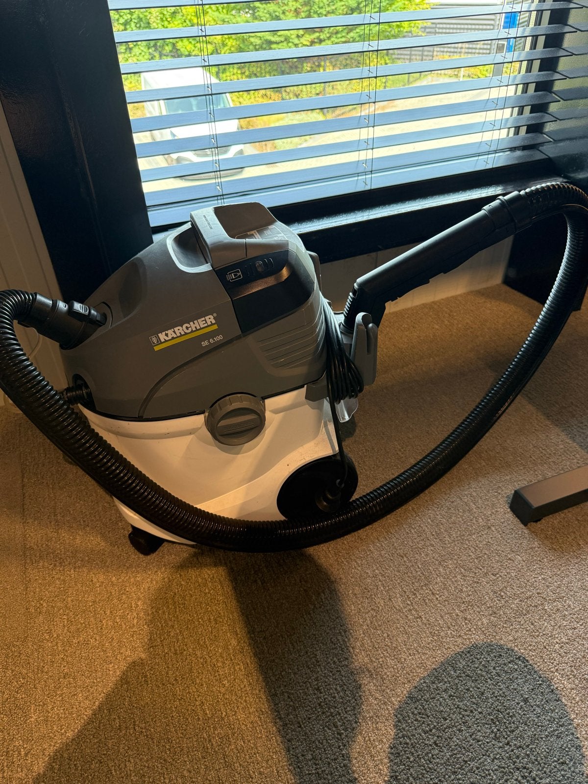 Karcher SE 6100 Tapijt- en Vloerreiniger, Gebruikt, Kärcher, Ophalen of Verzenden, Vloerreiniger