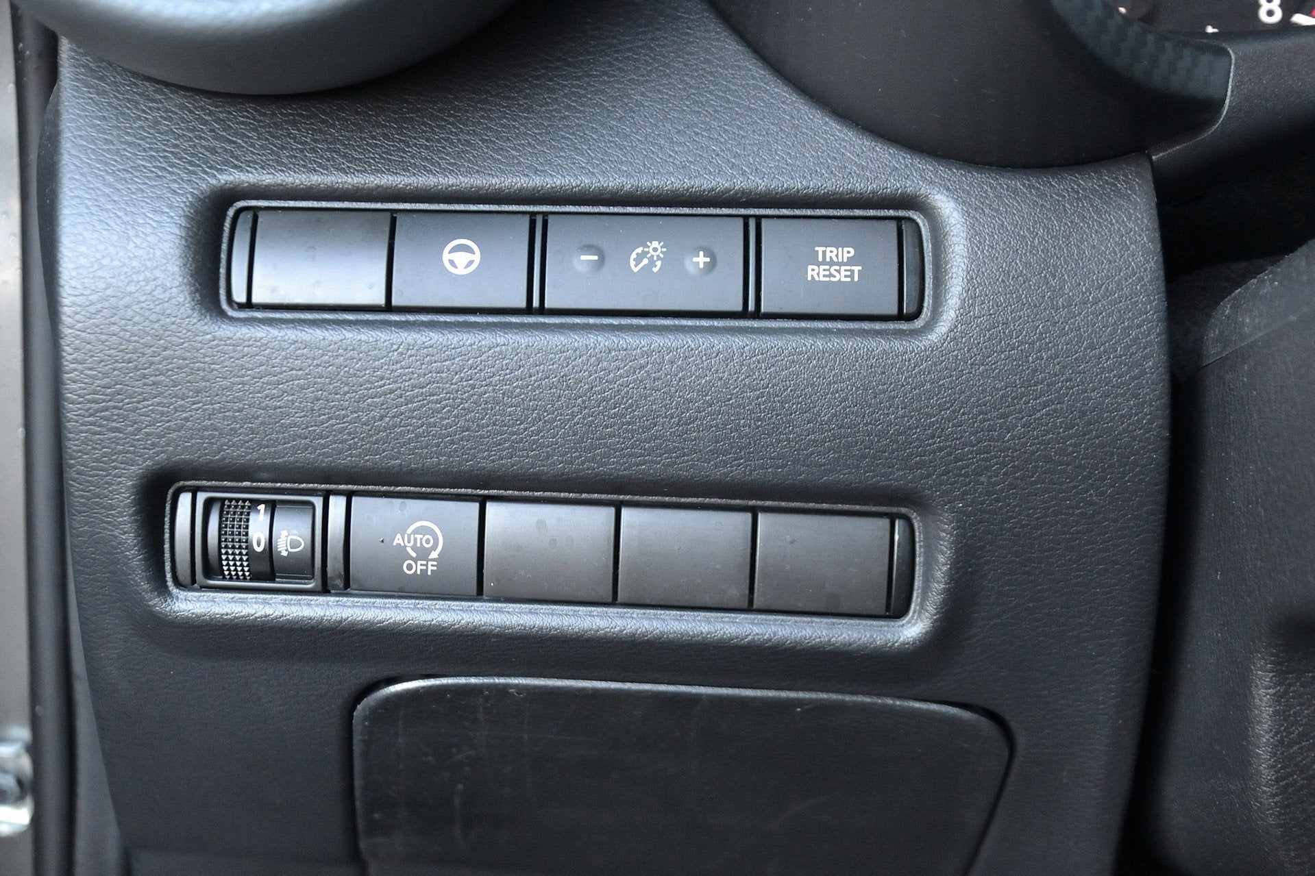 Foto 21 van Nissan Juke 1.0 DIG-T Tekna Automaat | Navigatie | Stoelverw