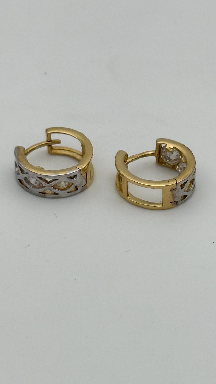 Unieke 14 karaat goud bicorlor oorbellen nieuw, Sieraden, Tassen en Uiterlijk, Oorbellen, Hangers, Nieuw, Ophalen of Verzenden