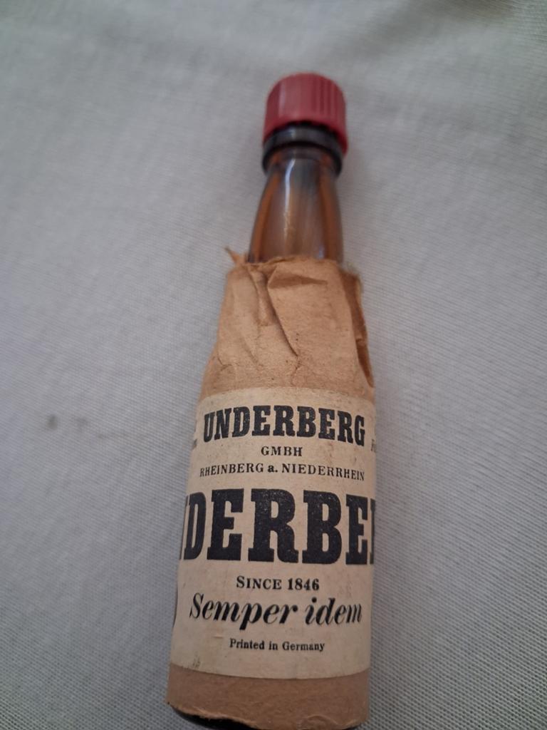 Vintage Underberg kruidenbitter miniatuurflesje, Ophalen of Verzenden, Gebruikt