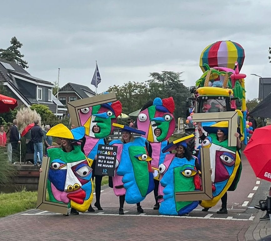 Kostuum - loopgroep carnaval, Ophalen