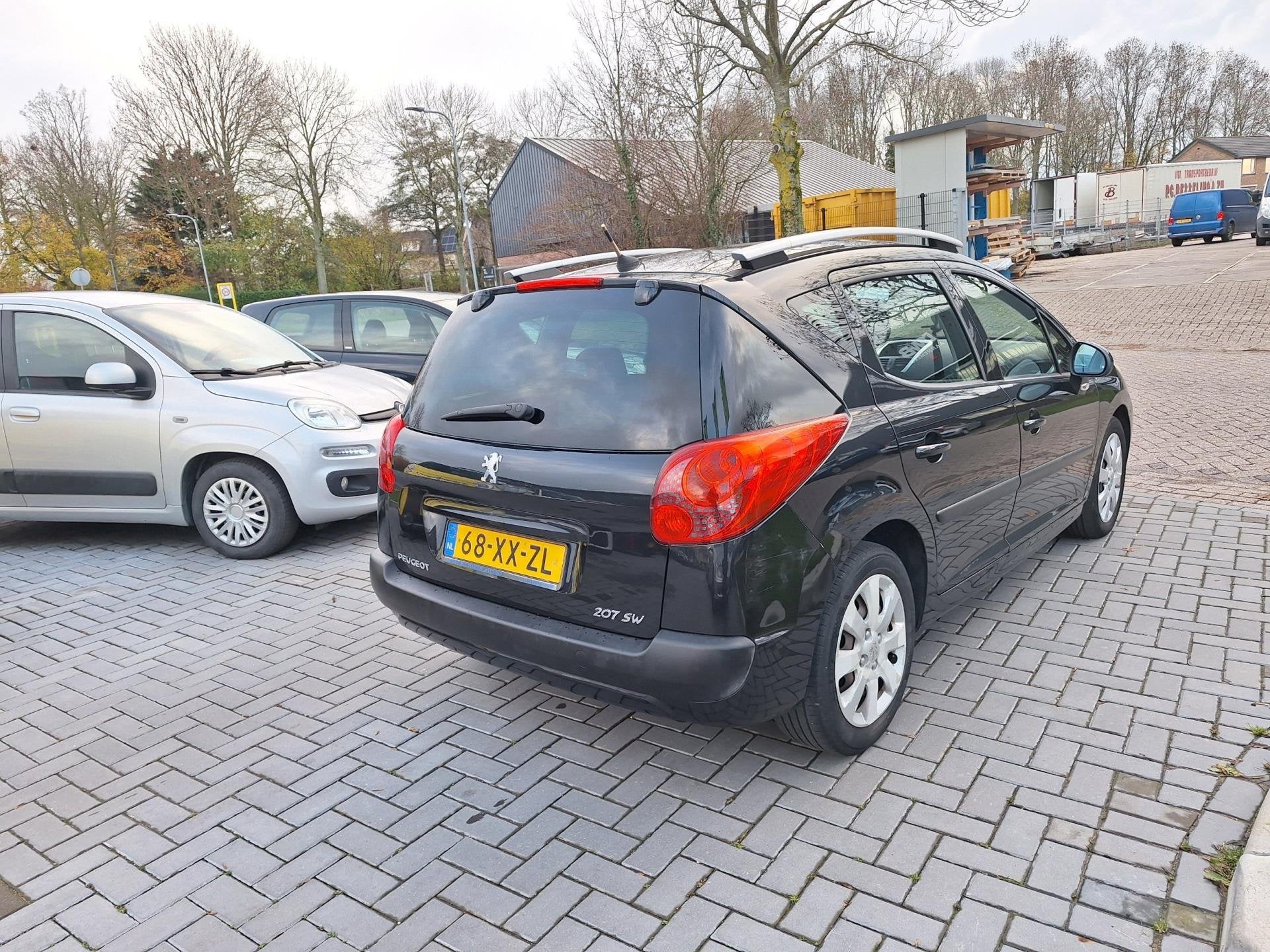 Peugeot 207 SW 1.6 VTi XS / AUTOMAAT / APK november 2026, Gebruikt, 4 cilinders, Zwart, Euro 4