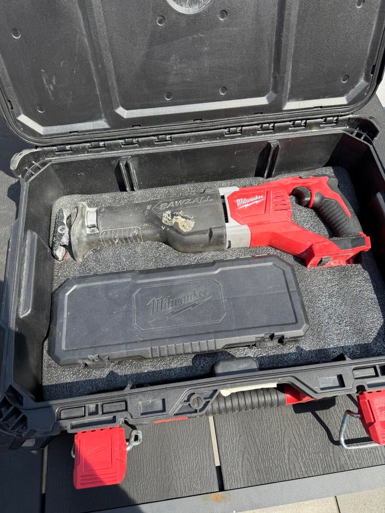 Milwaukee M18 BSX Reciprozaag in packout-koffer & zaagbladen, Ophalen of Verzenden, Gebruikt